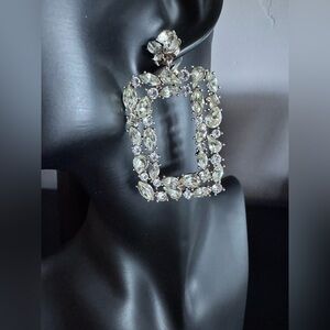 Fabulous sparkle post earrings NWT